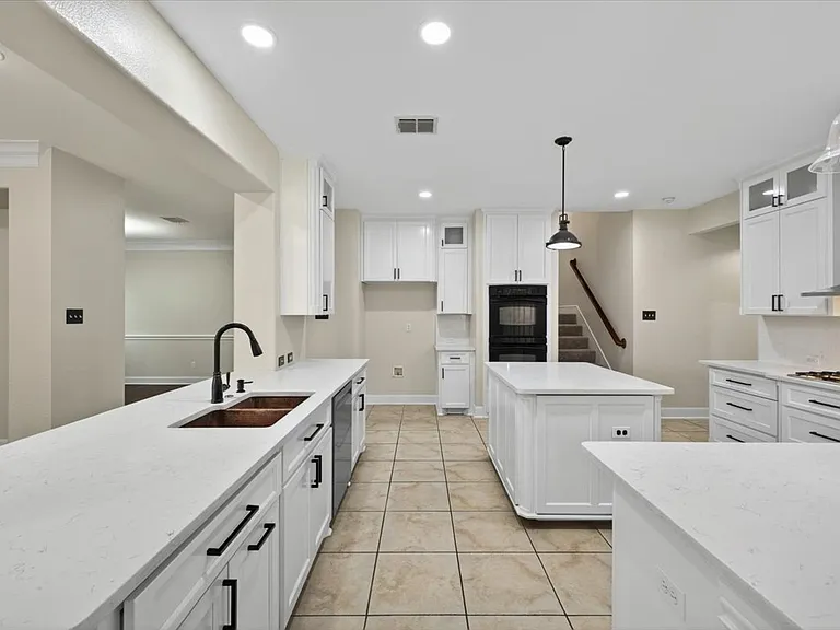 14668 Blakehill Dr — Photo 25