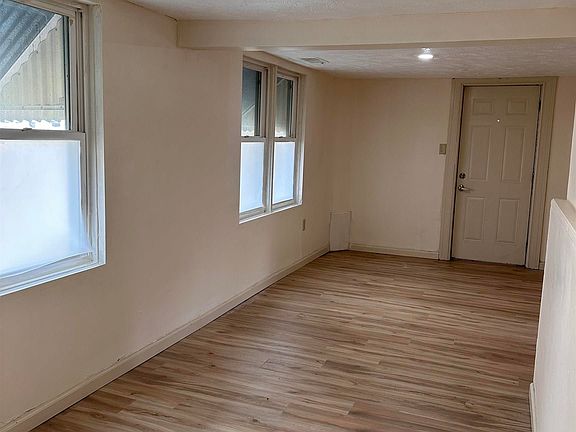 4th image of 2800 Woodward St