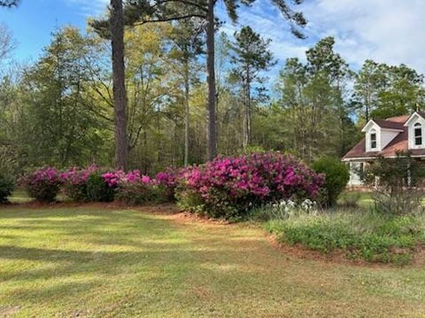 538 W Fairfield Rd, Dillon, SC 29536