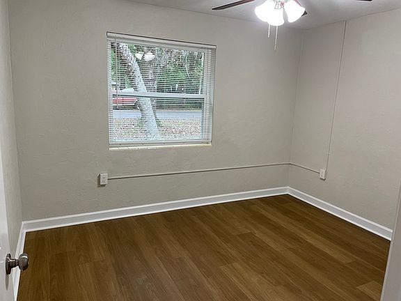 5th image of 1050 NE 9th Ave