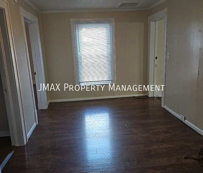 305 Meadow St — Photo 6