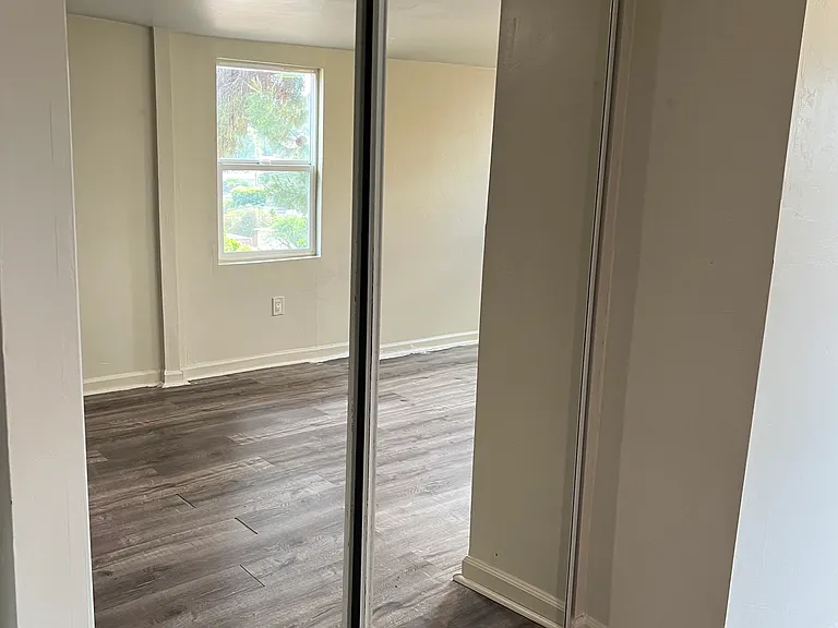 536 S Tulip St — Photo 17