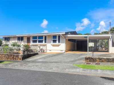 1885 Kaikunane Loop, Honolulu, HI, 96817