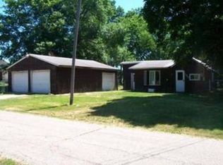 190 Rice St, Sharon, WI 53585