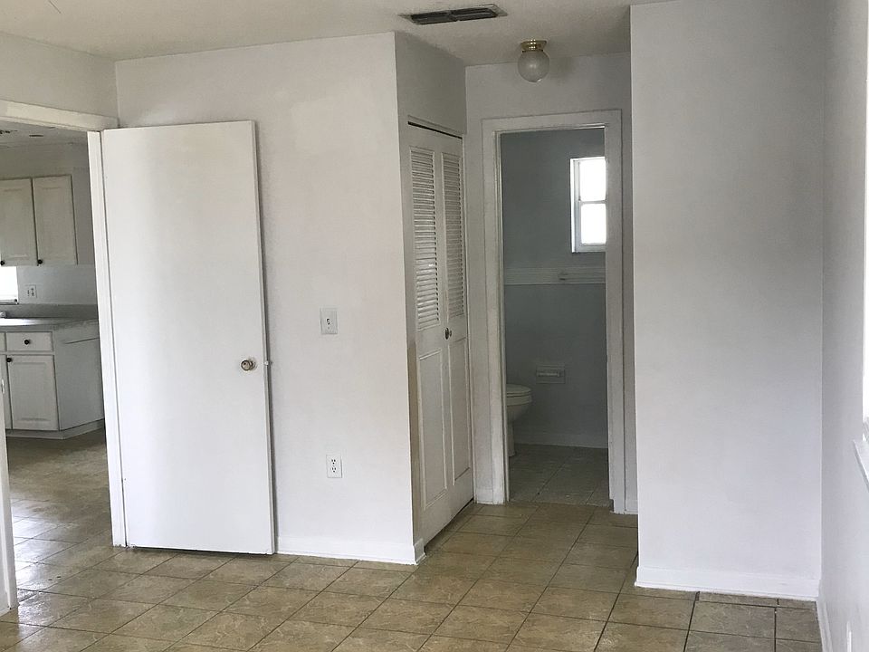 2nd image of 523 Tulane Dr