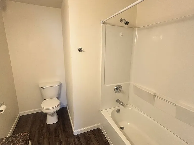 355 W Garfield St — Photo 4