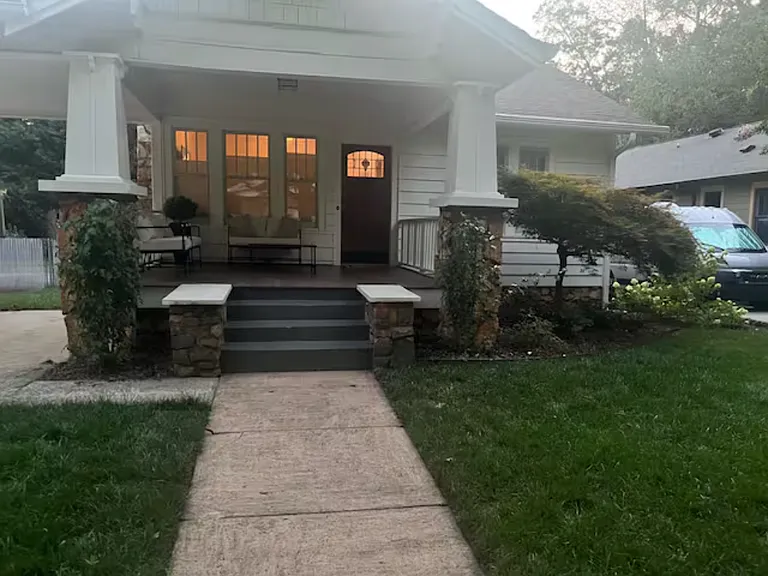 1521 Thomas Ave — Photo 2