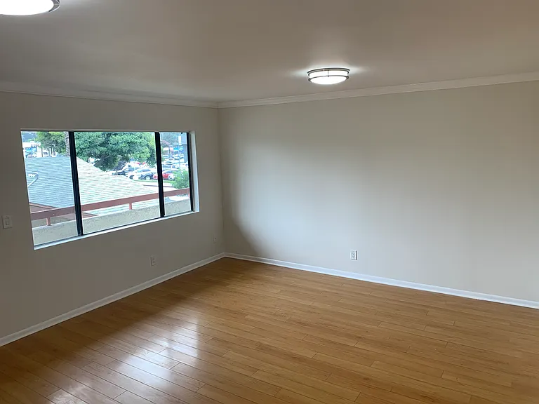123 W Chevy Chase Dr — Photo 1
