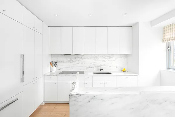 Sold by Compass | media 25