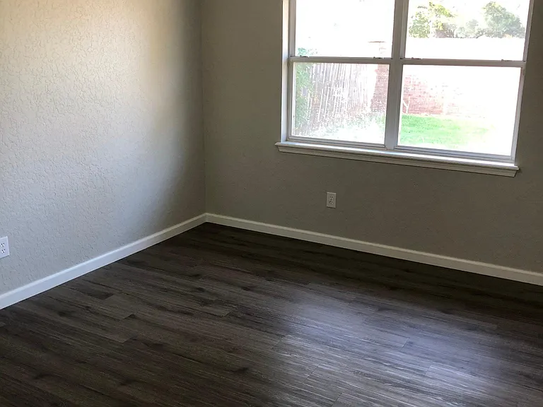 1709 Pinnacle Ln — Photo 6