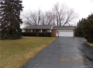 6008 Baer Rd, Sanborn, NY 14132