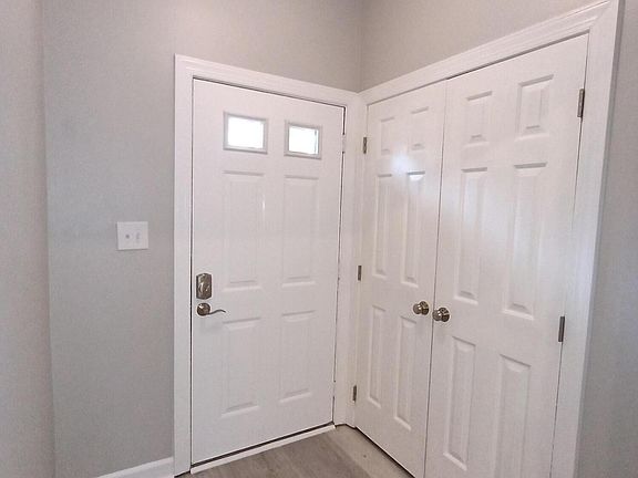 3rd image of 118 Windbyrne Dr