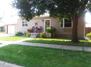 312 9th St SE, Le Mars, IA 51031