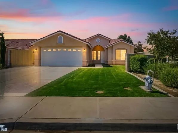 3217 Sierra Meadows Dr, Bakersfield, CA 93313