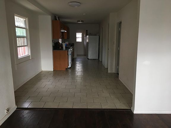 3rd image of 3759 42nd St