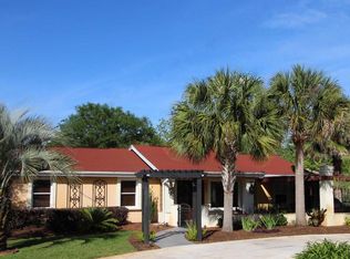 404 N Oakland Cir NW, Fort Walton Beach, FL 32548