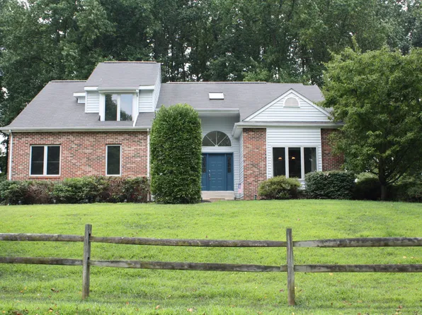 320 Baltusrol Dr, Coatesville, PA 19320