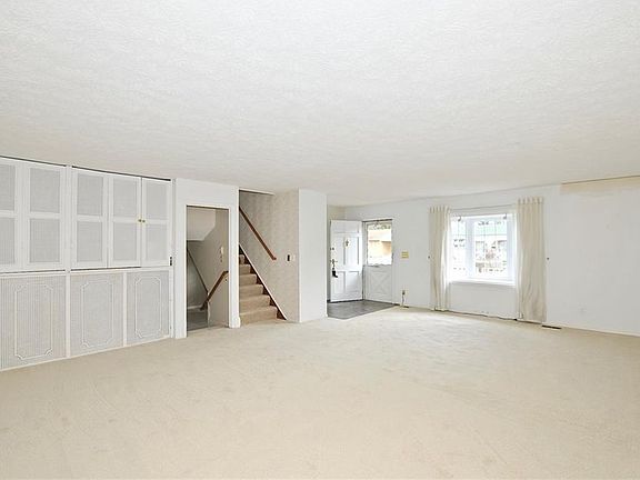 2nd image of 3638 Lombardy Pl