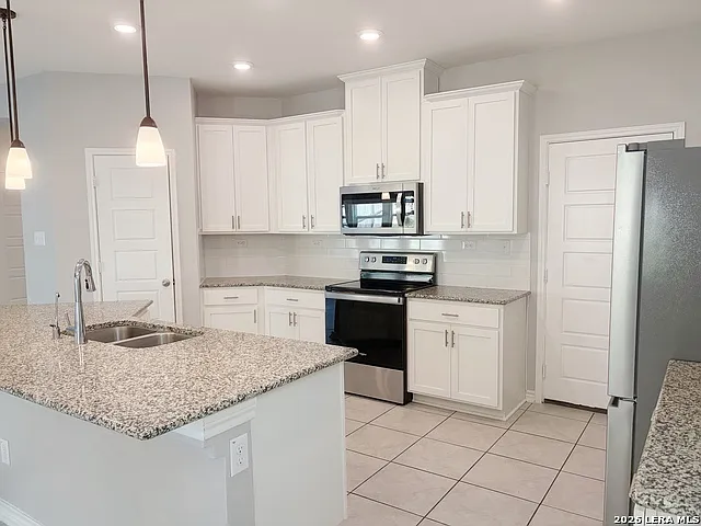 631 Anthem Ln — Photo 7