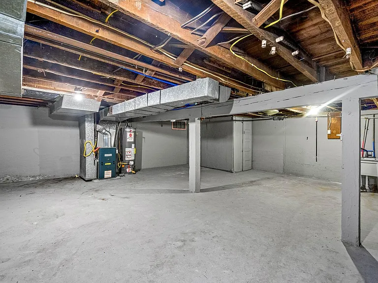 1108 Main St — Photo 12