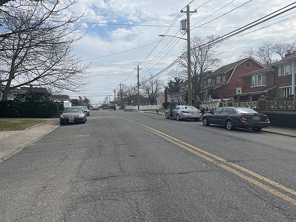 4th image of 2795 Woods Ave