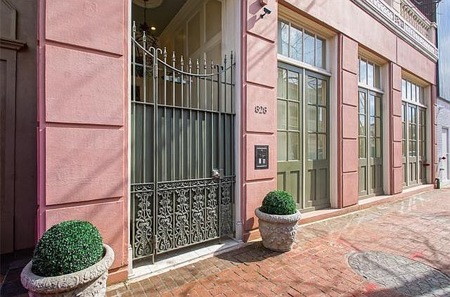 1st image of 828 Saint Charles Ave APT 13