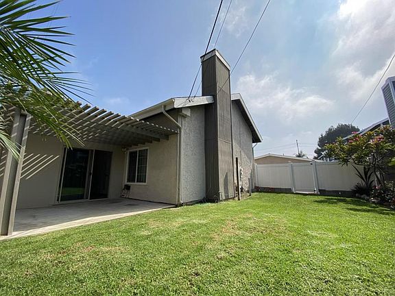 5th image of 2195 Canyon Dr #D