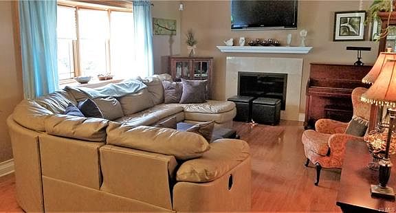 4th image of 1063 Tralee Dr