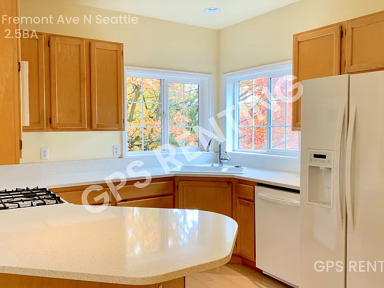 4139 Fremont Ave N — Photo 7