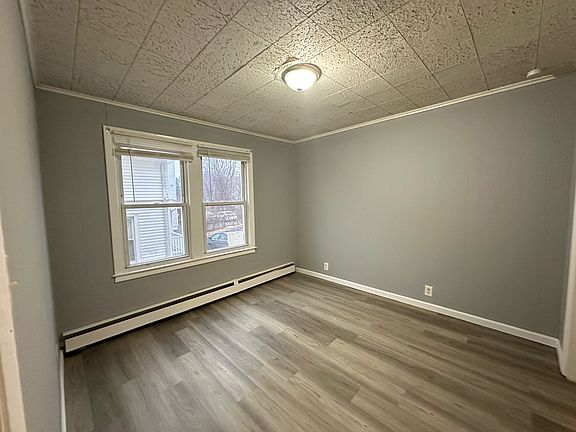 4th image of 889 East St #1
