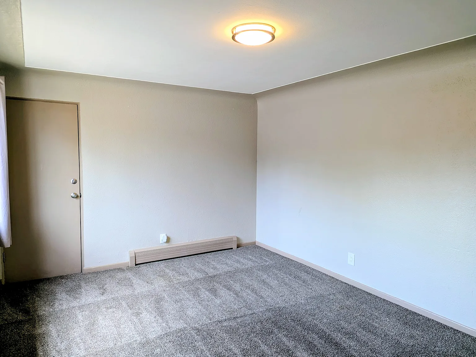 2 bed, 700 sqft, $1,650 — Photo 4
