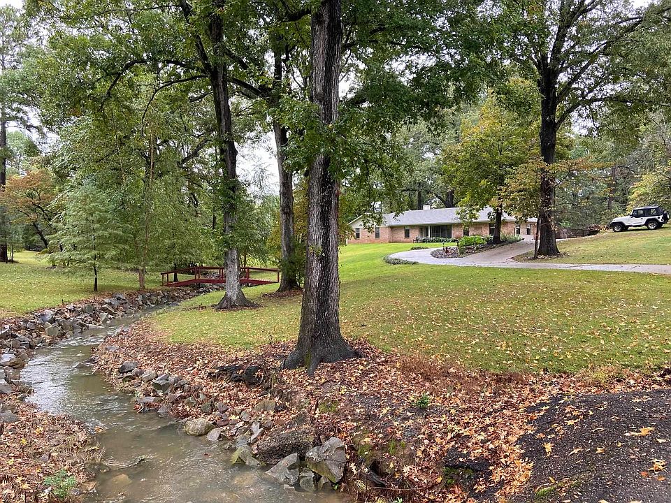 1st image of 24 Leggett Dr