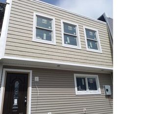 16 Chaucer Ct, Middletown, NY 10941