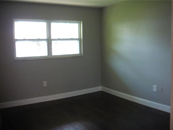 4th image of 5876 21st St N APT 6