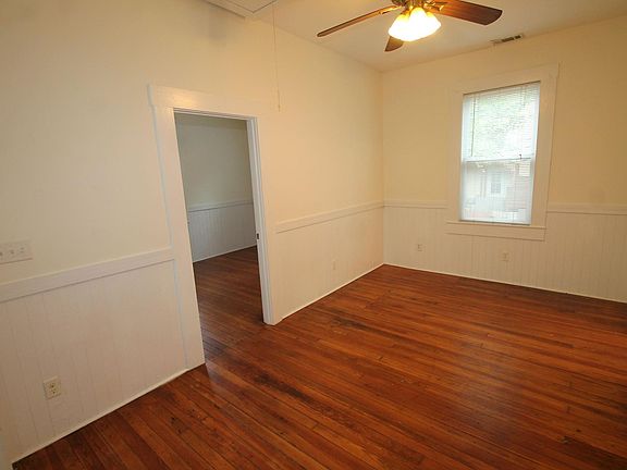 3rd image of 2004 De Soto Ave