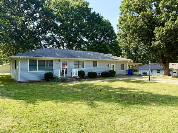 3425 N University Ave, Decatur, IL 62526