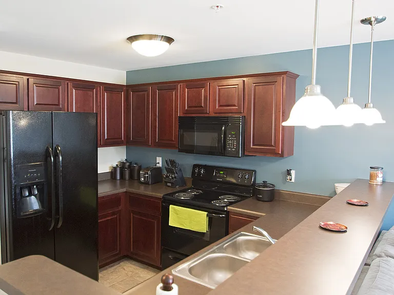 East Bay II Apartments — Photo 27