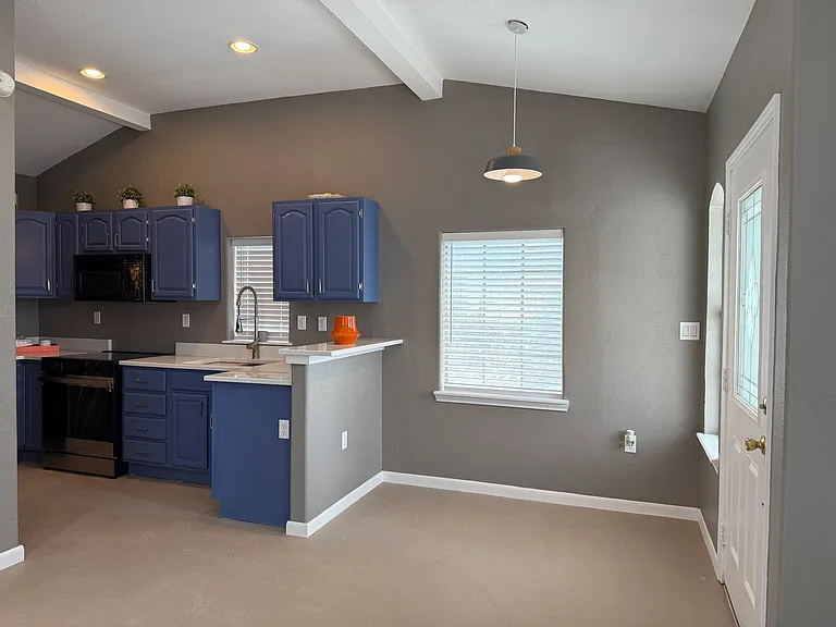 423 W Craig Pl #4 — Photo 4