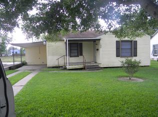 105 Welch Ave, Palacios, TX 77465