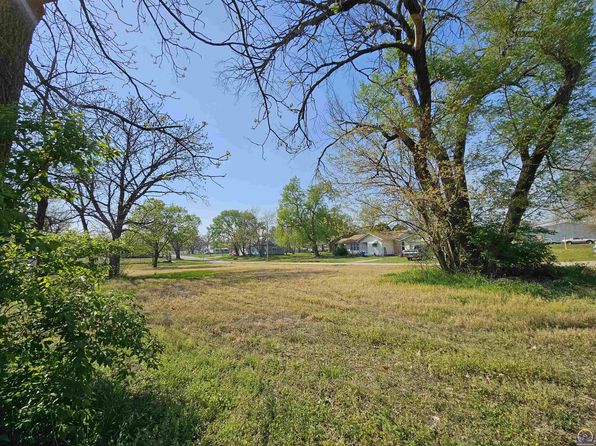 520 N School St, Eureka, KS 67045