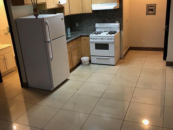 3rd image of 318 Alemany Blvd APT 1A
