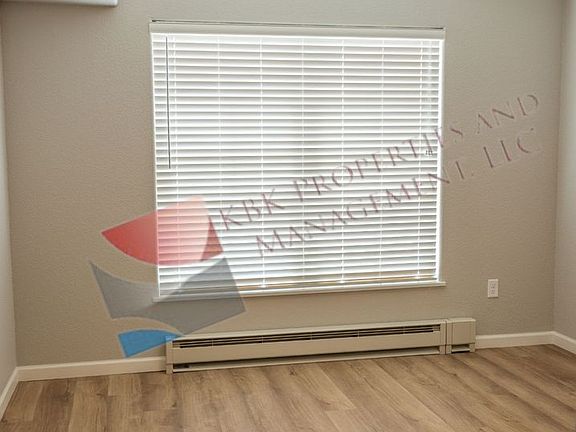 3rd image of 705 E 7th St #105