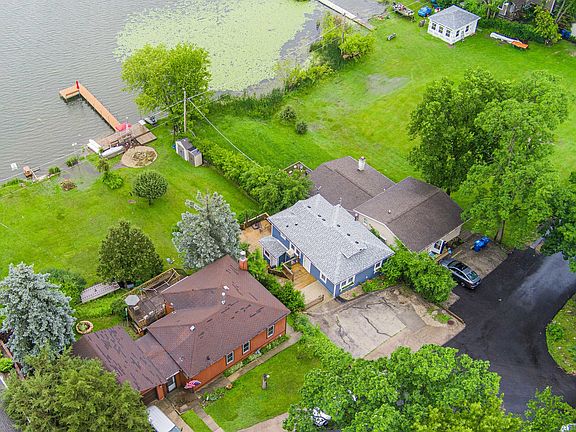 3rd image of 38895 N Maple Ave