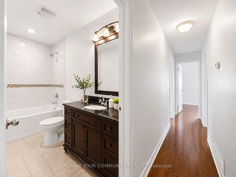 376 Agar Ave #UPPER — Photo 10