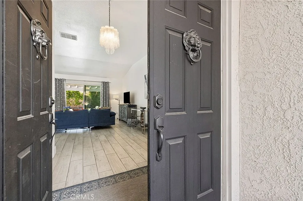 3 bed, 1475 sqft, $3,850 — Photo 3