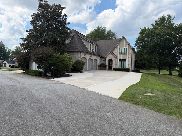27 Carlson Ter, Greensboro, NC 27410