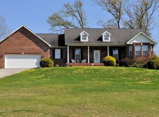 1420 Foxfire Cir, Seymour, TN 37865
