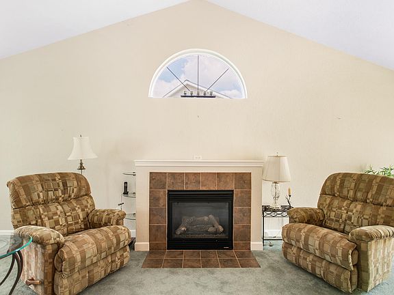 5th image of 915 Stonewood Dr