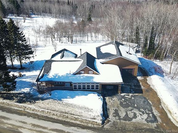 3rd image of 648 Toussaint Rd