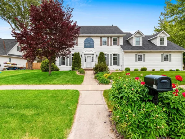 139 Sullivan Ln, De Pere, WI 54115